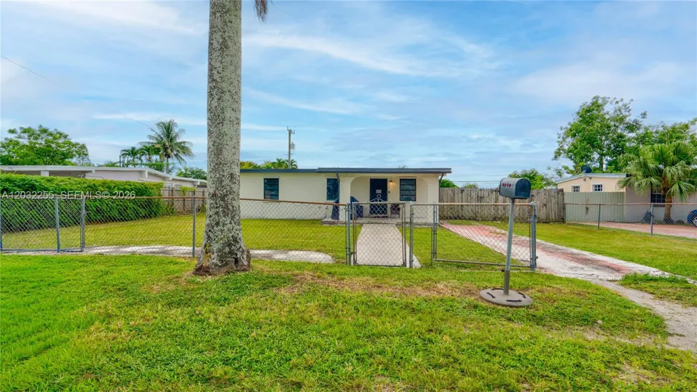 9840 SW 48th St Miami, FL 33165