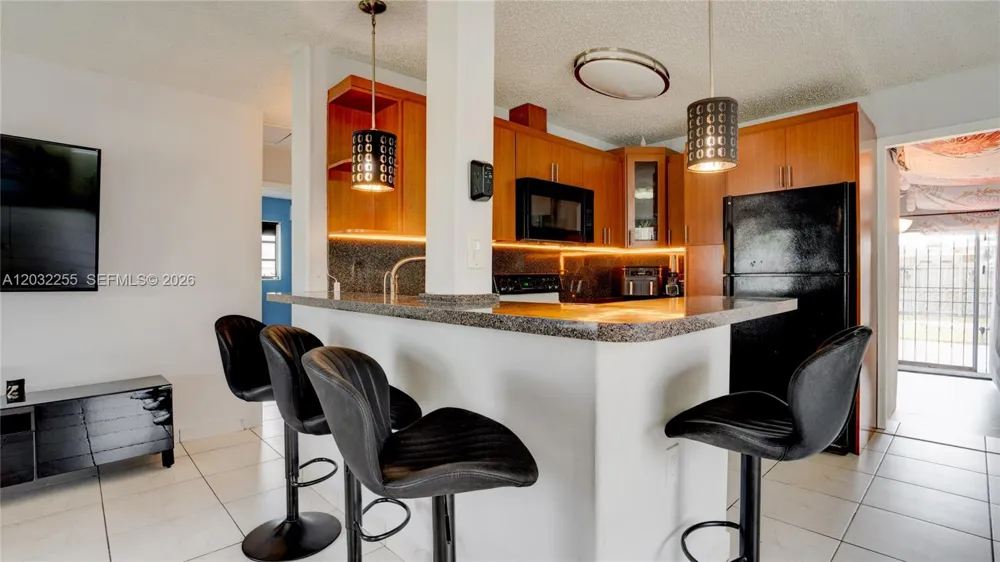 9840 SW 48th St Miami, FL 33165
