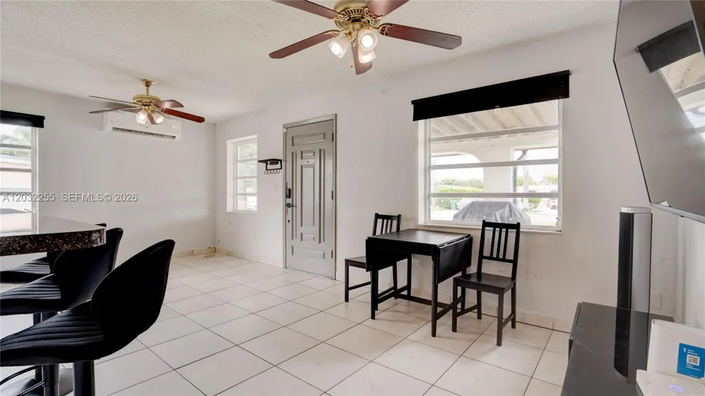 9840 SW 48th St Miami, FL 33165
