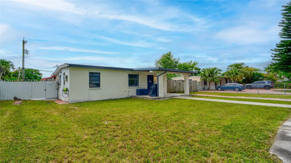 9840 SW 48th St Miami, FL 33165