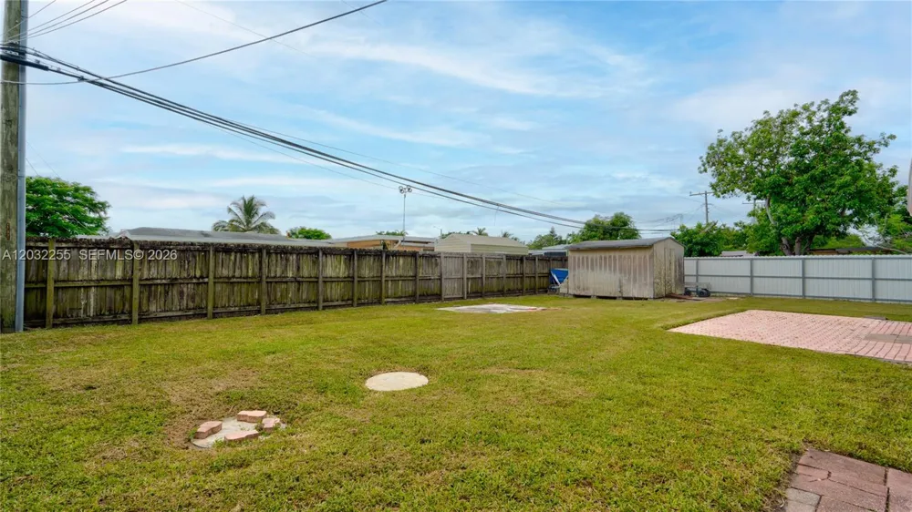 9840 SW 48th St Miami, FL 33165