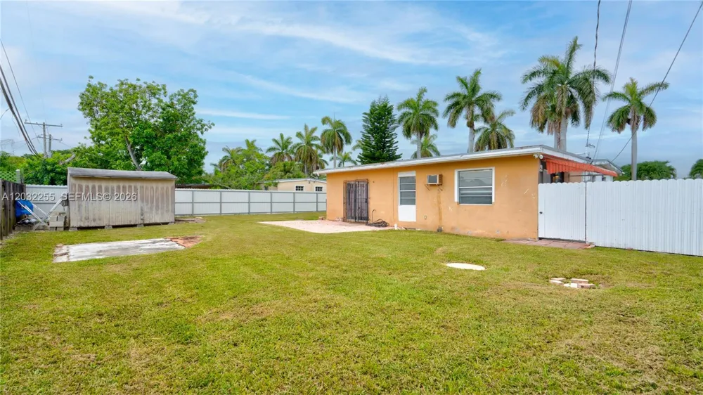 9840 SW 48th St Miami, FL 33165
