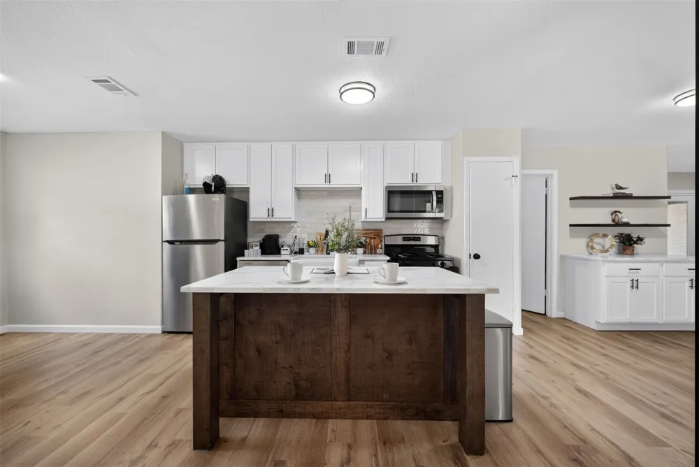 3919 Ridgeoak Way Farmers Branch, TX 75244