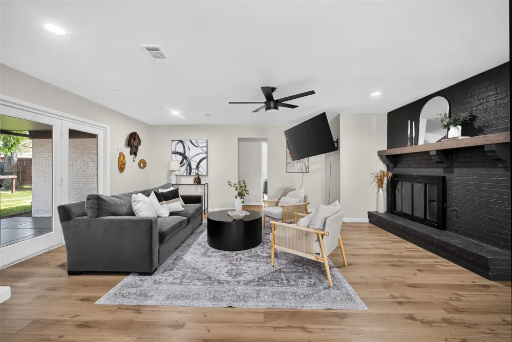 3919 Ridgeoak Way Farmers Branch, TX 75244
