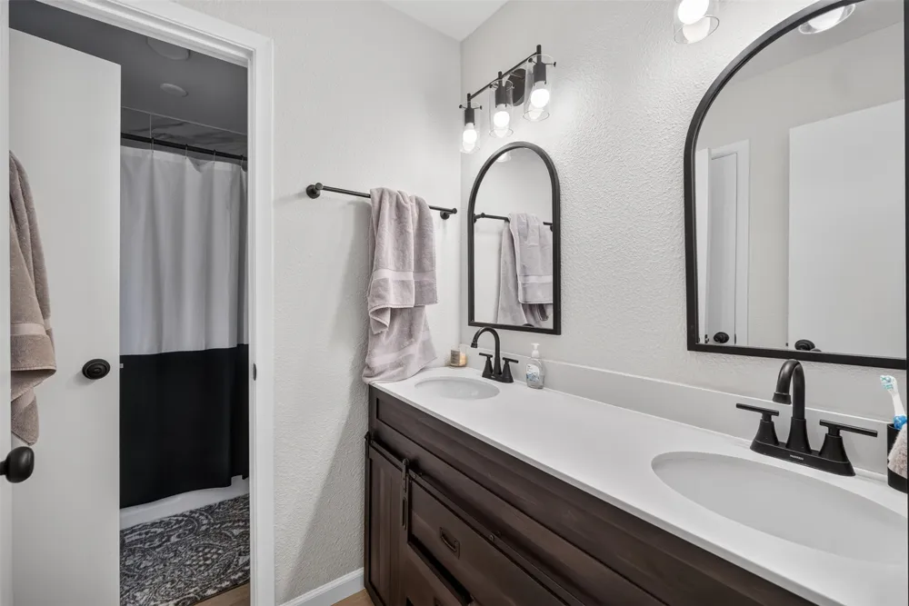 3919 Ridgeoak Way Farmers Branch, TX 75244