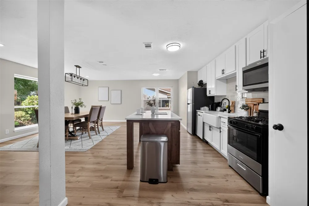 3919 Ridgeoak Way Farmers Branch, TX 75244