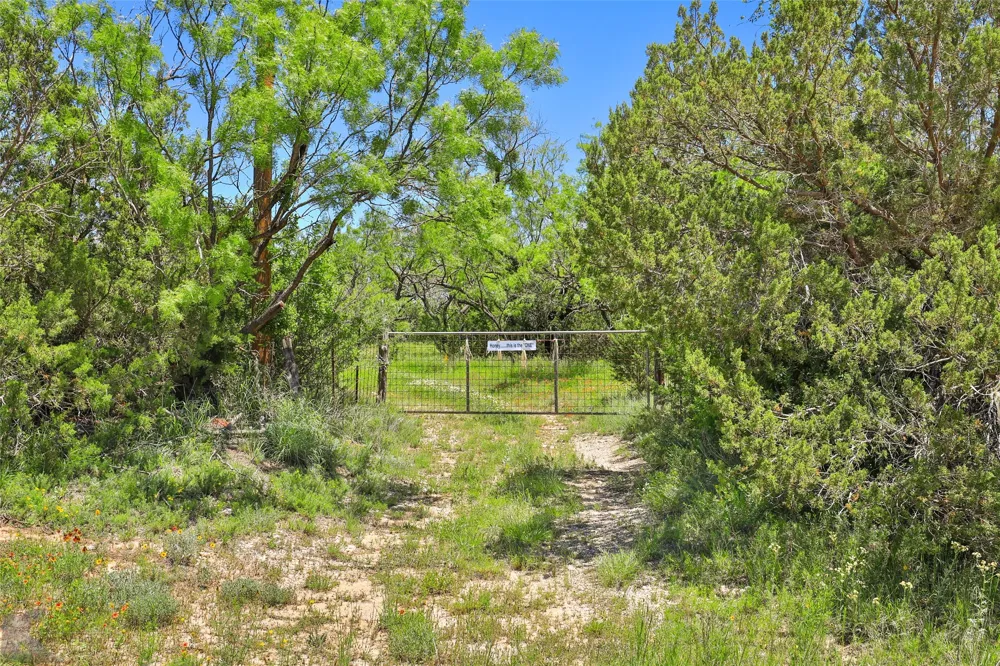 4897 FM 1086 Bradshaw, TX 79567