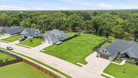 208 Creekside Lane