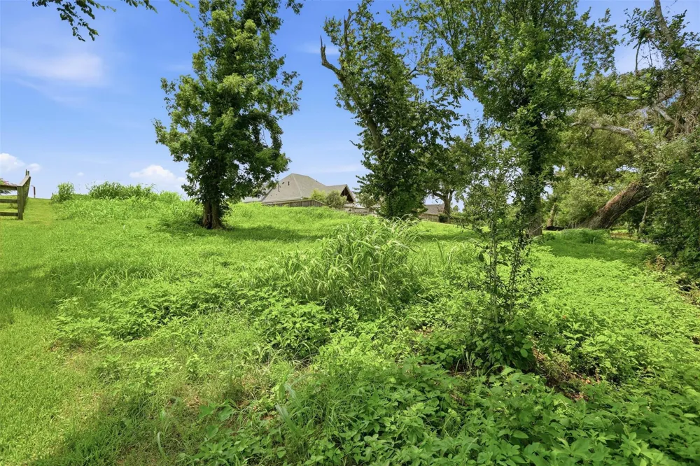 208 Creekside Lane Lake Jackson, TX 77566