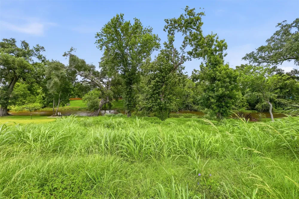 208 Creekside Lane Lake Jackson, TX 77566