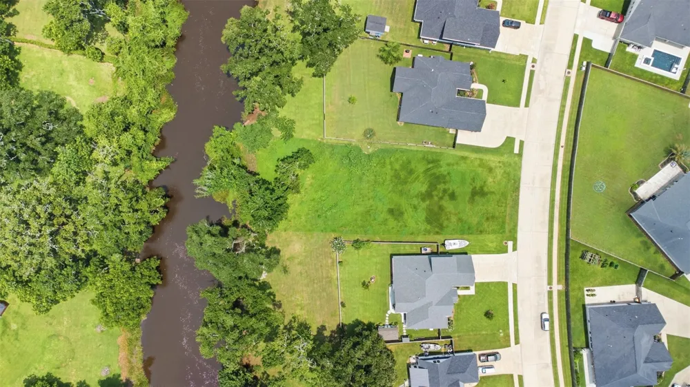 208 Creekside Lane Lake Jackson, TX 77566