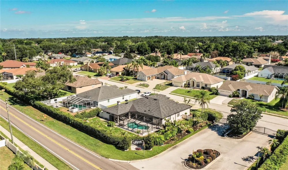 2205 CHESTERFIELD CIRCLE Lakeland, FL 33813