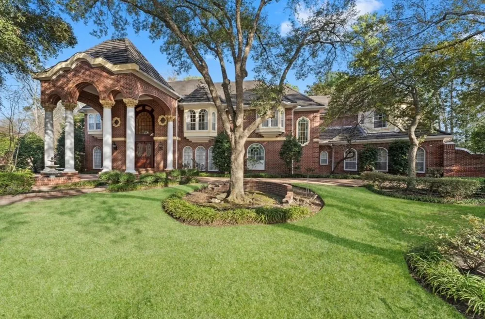 2907 Cedar Woods Place Houston, TX 77068