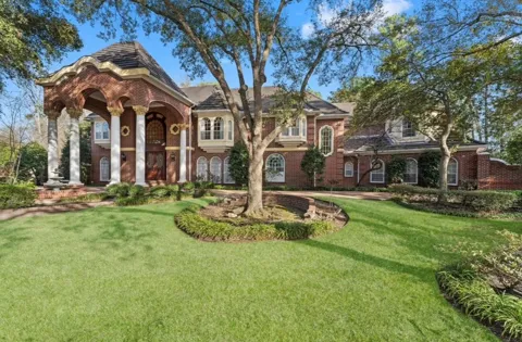 2907 Cedar Woods Place