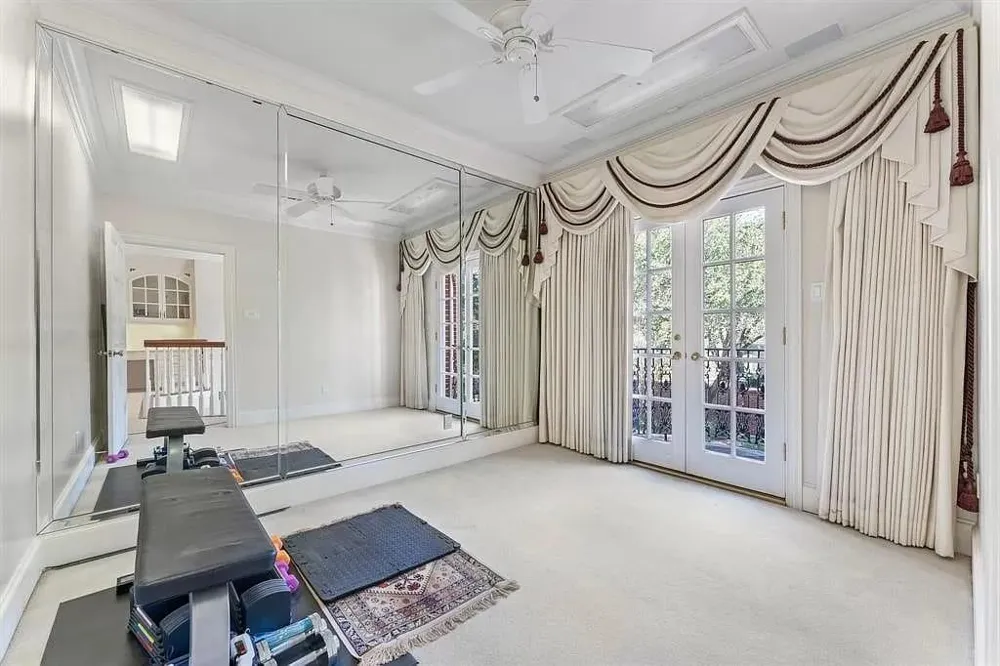 2907 Cedar Woods Place Houston, TX 77068