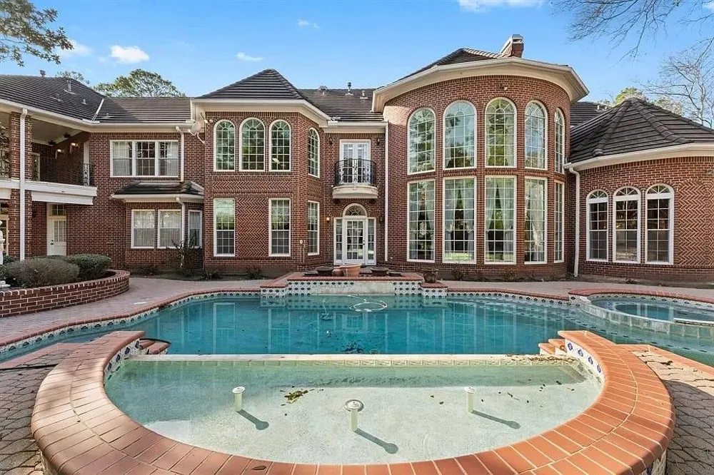 2907 Cedar Woods Place Houston, TX 77068