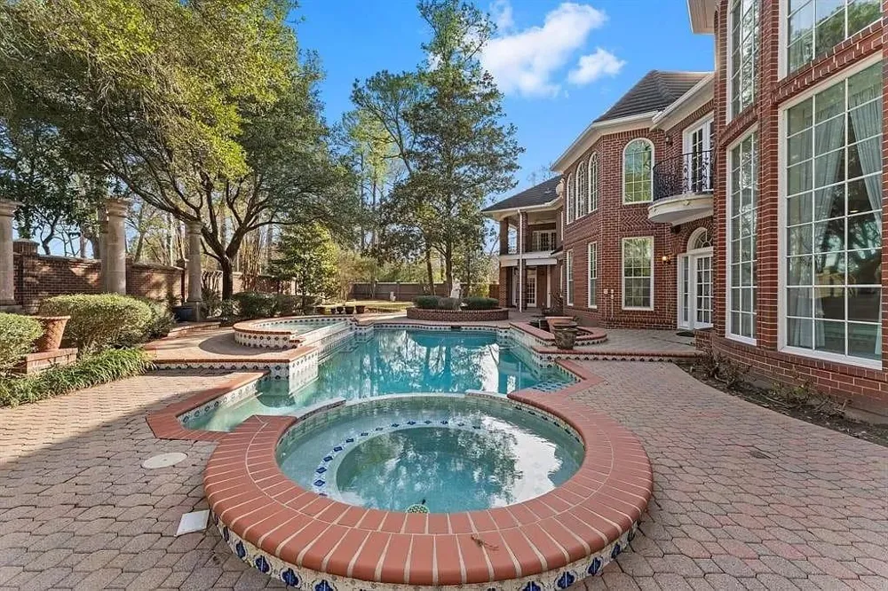2907 Cedar Woods Place Houston, TX 77068