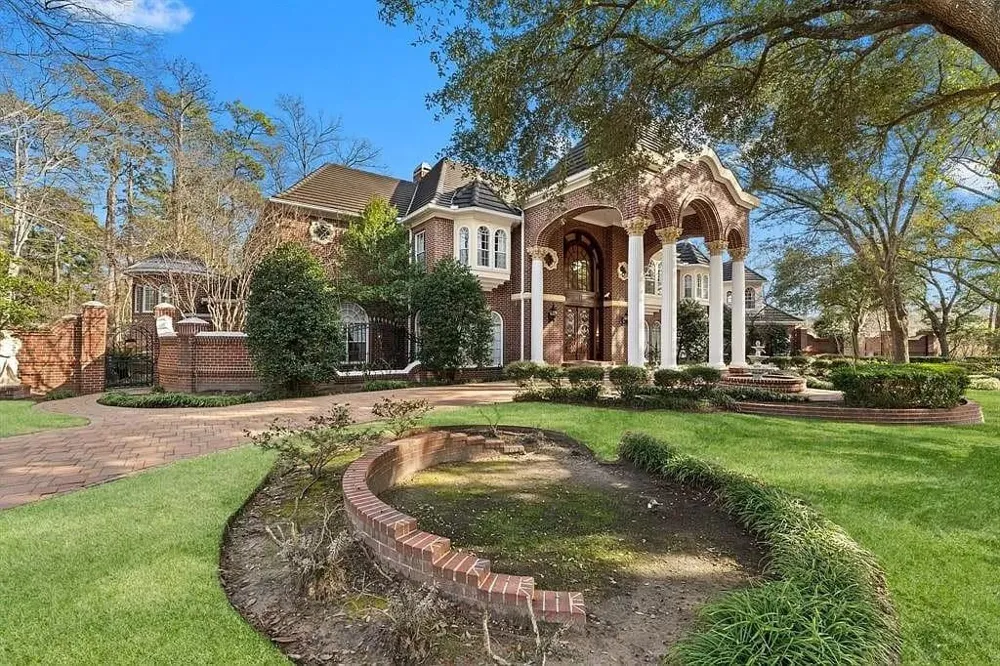 2907 Cedar Woods Place Houston, TX 77068