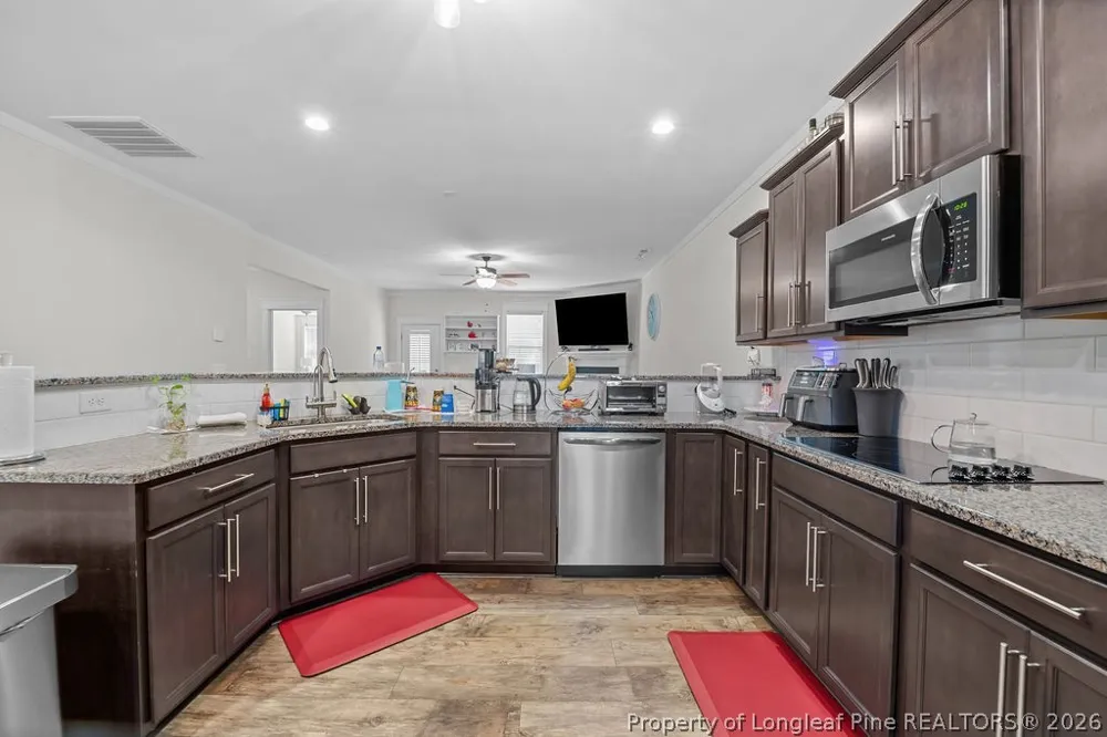 1442 Creekwood Road Hope Mills, NC 28348