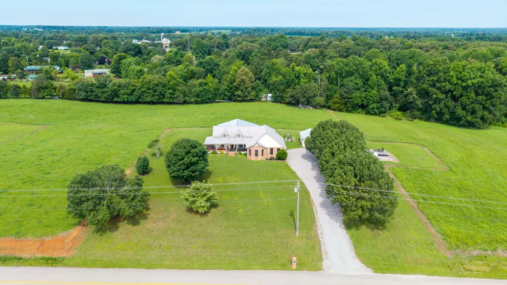 2325 Old Well Rd Morrison, TN 37357