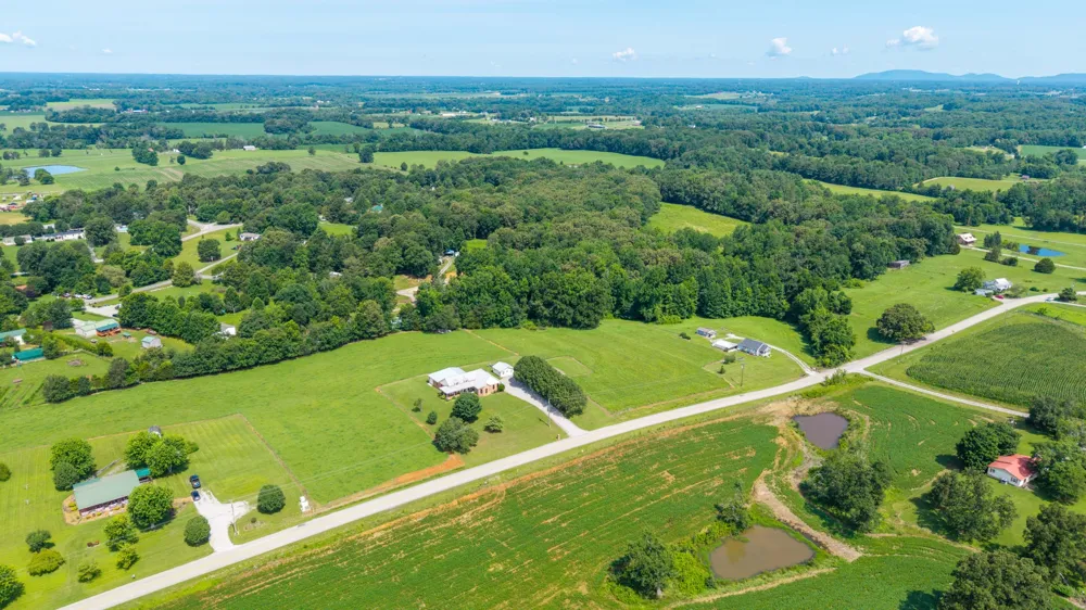 2325 Old Well Rd Morrison, TN 37357