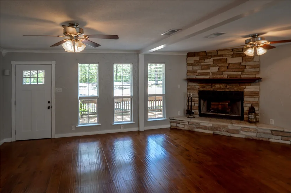 124 Armada Loop Payne Springs, TX 75156