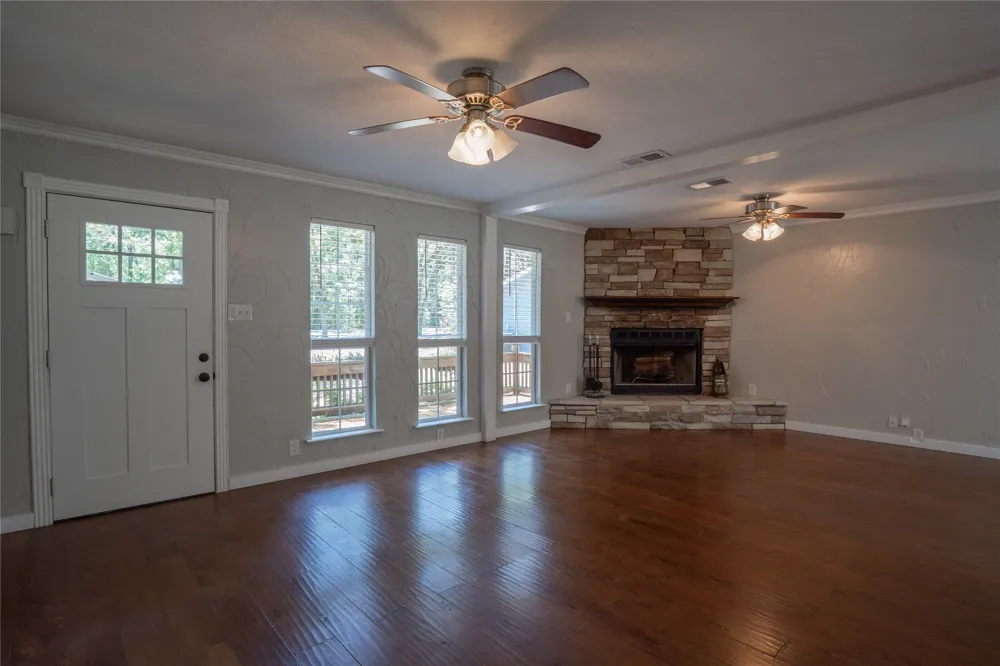 124 Armada Loop Payne Springs, TX 75156