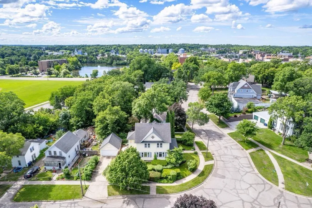 348 Whitford Street Fergus Falls, MN 56537