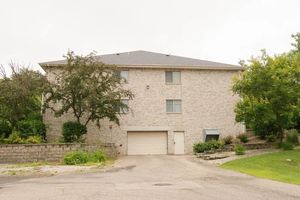 1876 Deerhaven Lane NE #2 Rochester, MN 55906