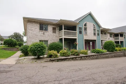 1876 Deerhaven Lane NE #2
