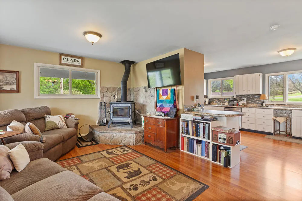 14321 W Austin Road Manchester, MI 48158