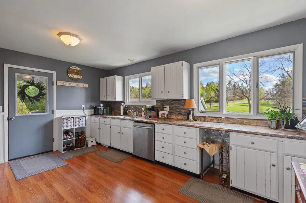 14321 W Austin Road Manchester, MI 48158
