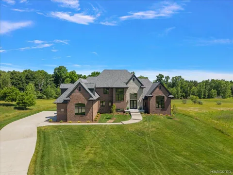 6301 Bridle Path