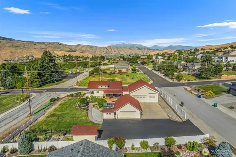 800 Autumn Crest Drive
