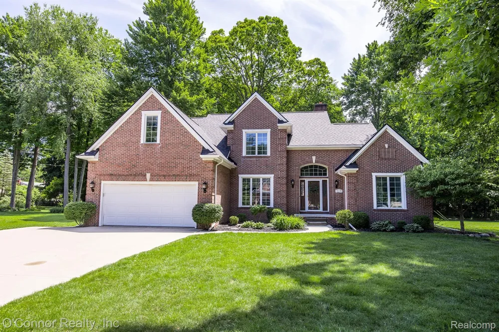 3239 Turnberry Port Huron Charter Township, MI 48060