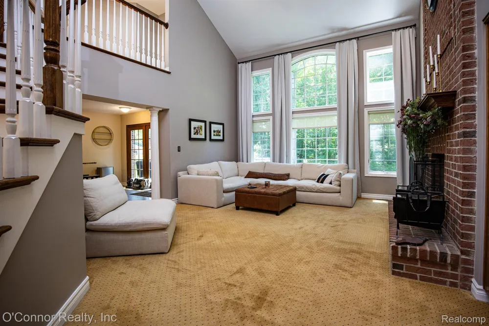 3239 Turnberry Port Huron Charter Township, MI 48060
