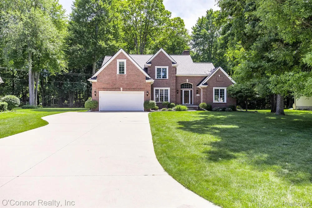3239 Turnberry Port Huron Charter Township, MI 48060