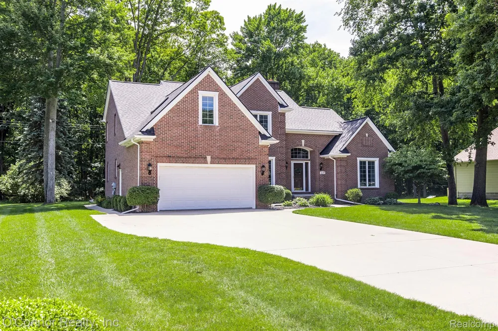3239 Turnberry Port Huron Charter Township, MI 48060