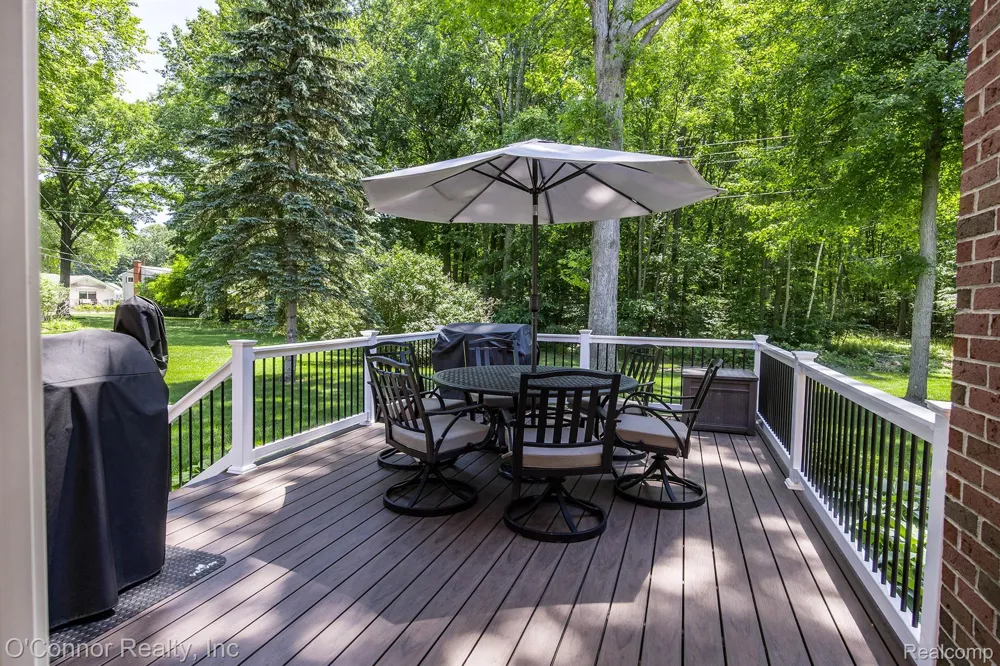 3239 Turnberry Port Huron Charter Township, MI 48060