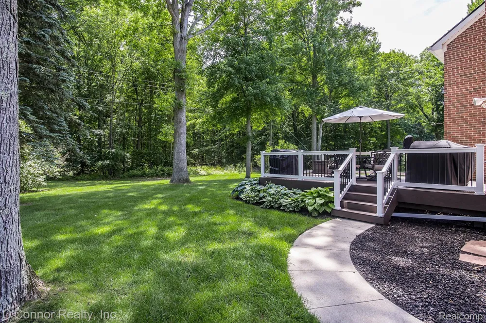 3239 Turnberry Port Huron Charter Township, MI 48060