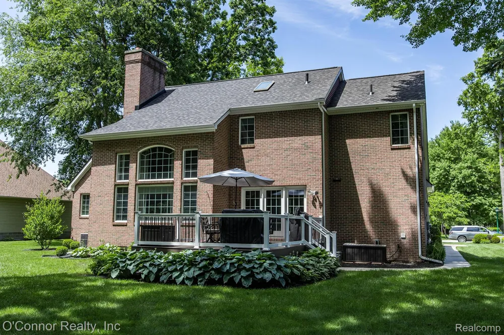 3239 Turnberry Port Huron Charter Township, MI 48060