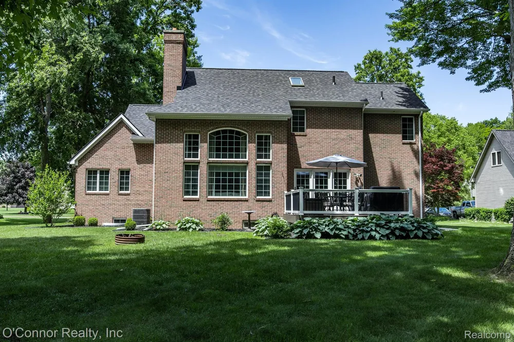 3239 Turnberry Port Huron Charter Township, MI 48060