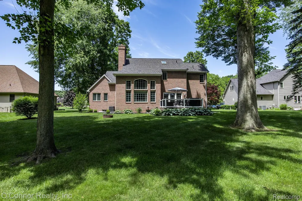 3239 Turnberry Port Huron Charter Township, MI 48060