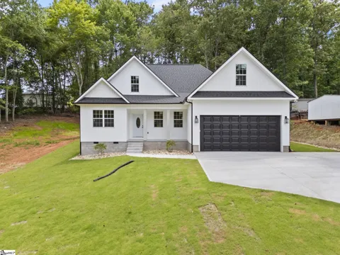 207 Eastview Drive