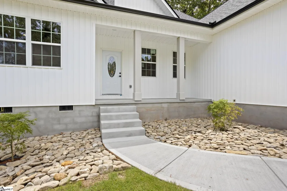 207 Eastview Drive Pickens, SC 29671