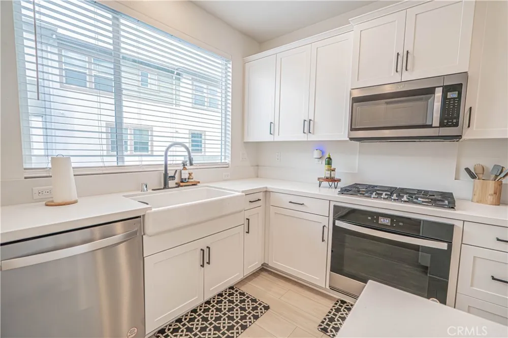 27154 Valley Oak Place Valencia, CA 91381