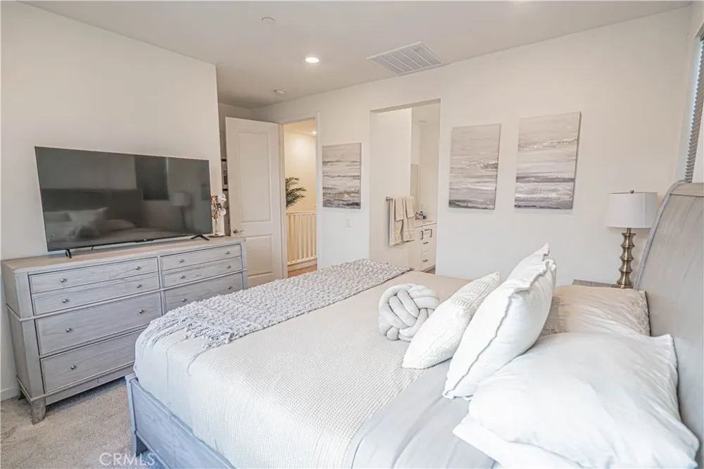27154 Valley Oak Place Valencia, CA 91381