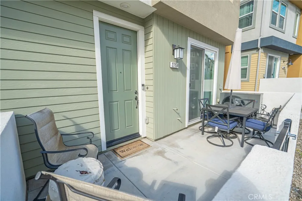 27154 Valley Oak Place Valencia, CA 91381