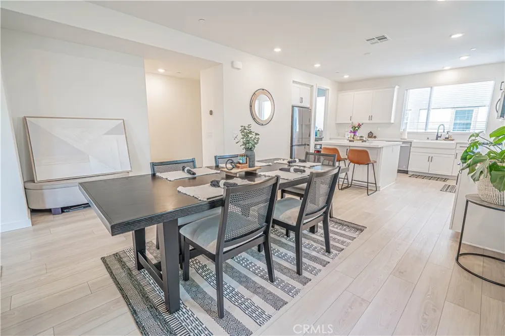 27154 Valley Oak Place Valencia, CA 91381