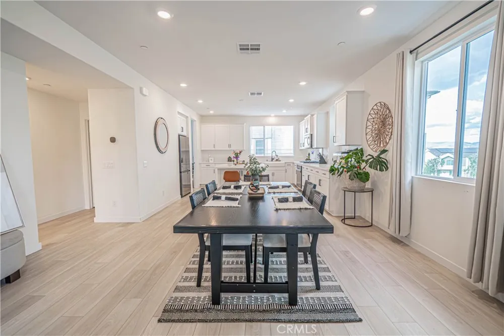 27154 Valley Oak Place Valencia, CA 91381